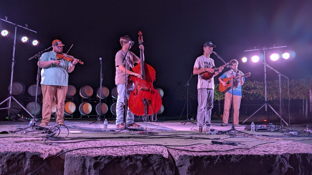 The Mountain Grass Unit - Ledgestone Vineyards - Sept 27 2025 performing at Bellevue Taphouse